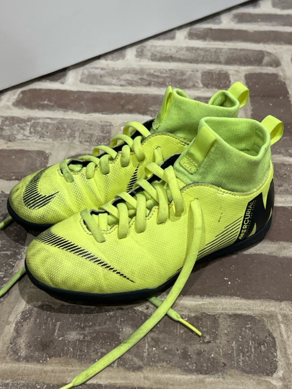 Nike Mercurial Superfly Soccer Shoes Youth 1.5 Volt Indoor Turf Cleats